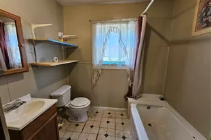 127 Morgan St, Pilot Point, TX 76258 - Photo 14