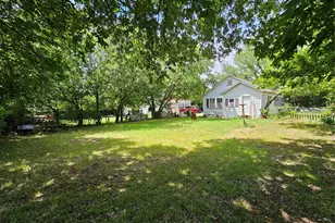 127 Morgan St, Pilot Point, TX 76258 - Photo 8