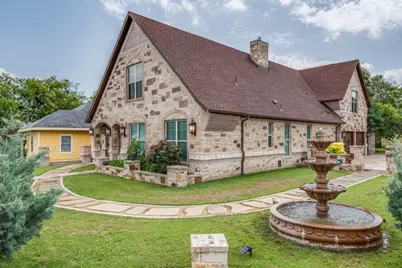 2104 Wellington Street, Greenville, TX 75401 - Photo 2