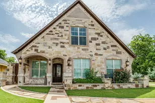 2104 Wellington St, Greenville, TX 75401 - Photo 1