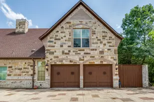 2104 Wellington St, Greenville, TX 75401 - Photo 4