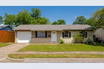 813 Rosewood Hills Drive, Garland, TX 75040 - Photo 2