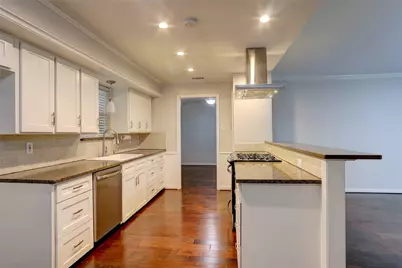 9424 Hunters Creek Drive, Dallas, TX 75243 - Photo 10