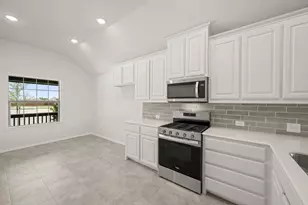 914 Madeline Ln, Cleburne, TX 76033 - Photo 2