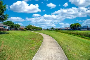 424 Baverton Ln, Fort Worth, TX 76052 - Photo 32