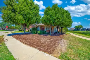 424 Baverton Ln, Fort Worth, TX 76052 - Photo 2