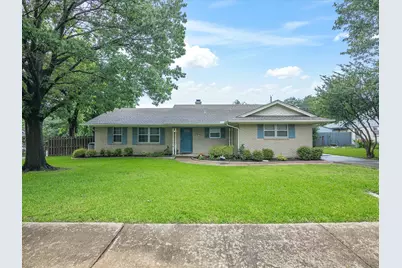 1704 Charlottesville Drive, Ennis, TX 75119 - Photo 1