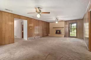 713 E Peel St, Pilot Point, TX 76258 - Photo 12