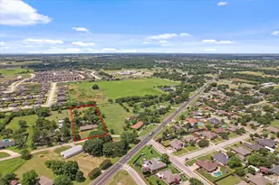 713 E Peel St, Pilot Point, TX 76258 - Photo 24