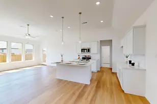 1028 Western Hls Dr, Crowley, TX 76036 - Photo 4