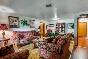 1447 Gillette St, Dallas, TX 75217 - Photo 2