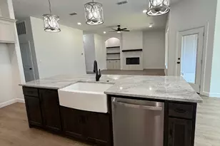 192 Lakeview Cir, Pilot Point, TX 76258 - Photo 6