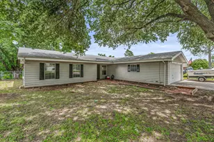 4013 Cherokee Ct, Granbury, TX 76048 - Photo 2