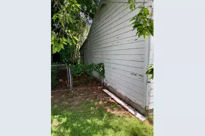 253 Graham Avenue, Bonham, TX 75418 - Photo 4