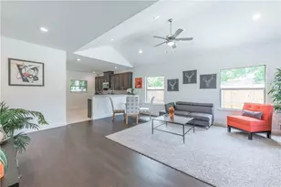 10105 Budtime Ln, Dallas, TX 75217 - Photo 12