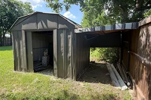 1323 Morado St, Graham, TX 76450 - Photo 36