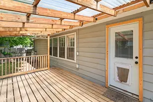 414 W Doyle St, Granbury, TX 76048 - Photo 8