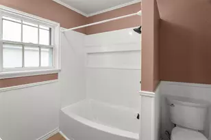 414 W Doyle St, Granbury, TX 76048 - Photo 30