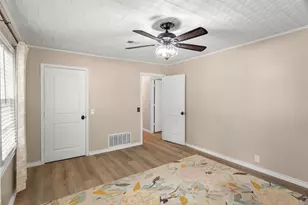 414 W Doyle St, Granbury, TX 76048 - Photo 24