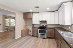 414 W Doyle St, Granbury, TX 76048 - Photo 20