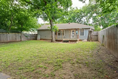 414 W Doyle Street, Granbury, TX 76048 - Photo 4