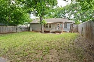 414 W Doyle St, Granbury, TX 76048 - Photo 4