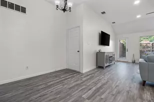 2145 Chapman Dr, Carrollton, TX 75010 - Photo 4