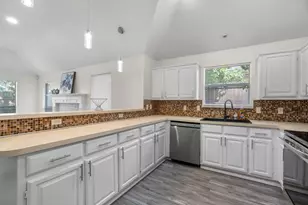 2145 Chapman Dr, Carrollton, TX 75010 - Photo 14