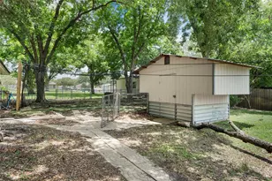 631 N Robinson Dr, Robinson, TX 76706 - Photo 16