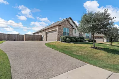 2209 Therese Drive, Waco, TX 76712 - Photo 2