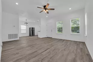 1215 Kellum St, Waco, TX 76704 - Photo 8