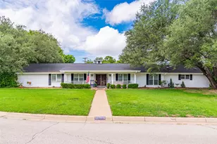 6079 Wonder Dr, Fort Worth, TX 76133 - Photo 1