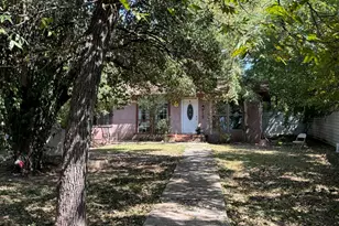 438 McLean Ave, Dallas, TX 75211 - Photo 1