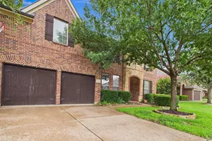 2407 Laguna Ln, Arlington, TX 76012 - Photo 2