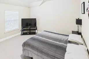 2407 Laguna Ln, Arlington, TX 76012 - Photo 20