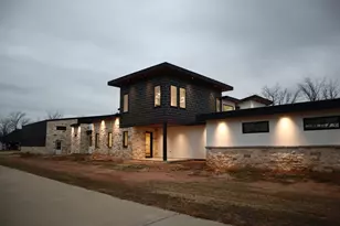 9003 King Air Dr, Granbury, TX 76049 - Photo 32