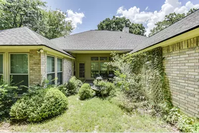 4901 Hidden Oaks Lane, Arlington, TX 76017 - Photo 32