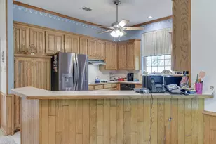 4901 Hidden Oaks Ln, Arlington, TX 76017 - Photo 12