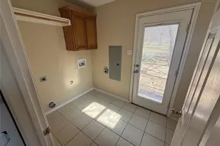 900 Reese Ln, Azle, TX 76020 - Photo 10