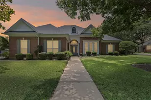 1104 Cherrywood Dr, Cleburne, TX 76033 - Photo 4