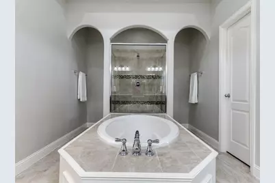 572 Hampshire Drive, Lewisville, TX 75067 - Photo 18