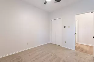 2203 Greenview Dr, Carrollton, TX 75010 - Photo 16