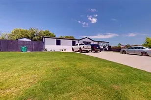 100 McDaniel Dr, Little Elm, TX 75068 - Photo 2