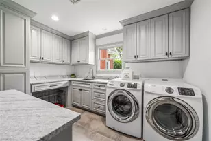 2825 Lake Air Dr, Waco, TX 76710 - Photo 8