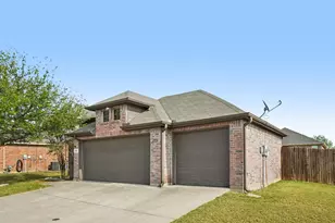 36 Heron Dr, Sanger, TX 76266 - Photo 2