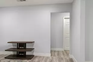 316 S Sargent St, Fort Worth, TX 76103 - Photo 10