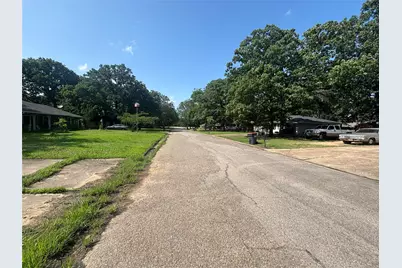 130 45th Street SW, Paris, TX 75460 - Photo 2