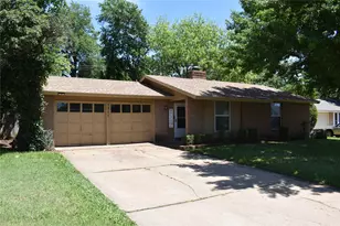 1301 Doncaster St, Irving, TX 75062 - Photo 18