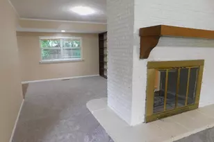 1301 Doncaster St, Irving, TX 75062 - Photo 4