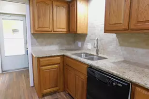 1301 Doncaster St, Irving, TX 75062 - Photo 12